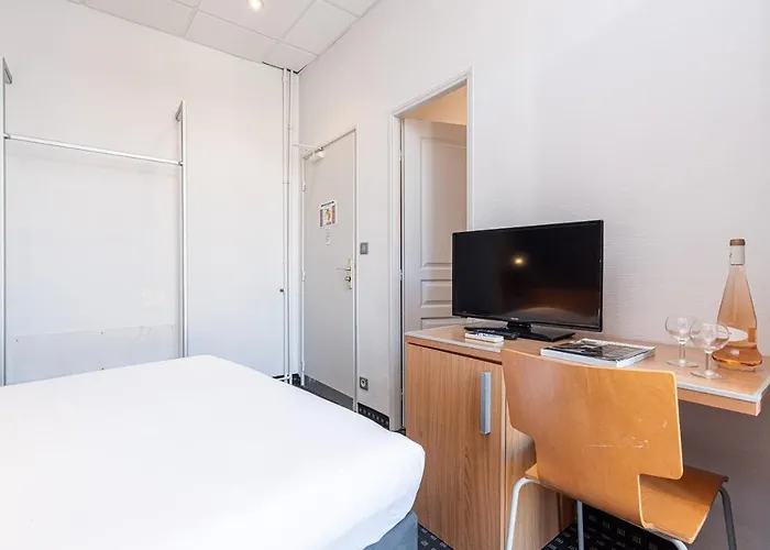 Modern Waikiki Cannes