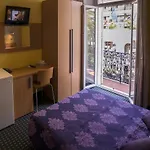 Naomi Hotel 2*