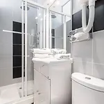 Hotel Naomi 2*
