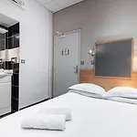 Naomi Hotel 2*