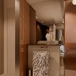 Hotel Naomi