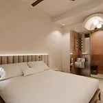 Naomi Hotel