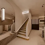Naomi Hotel 2*