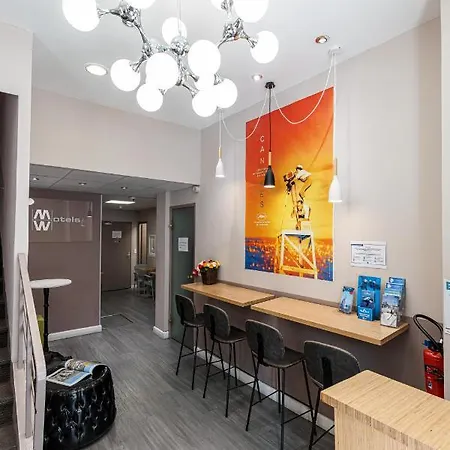 Hotel Modern Waikiki Cannes