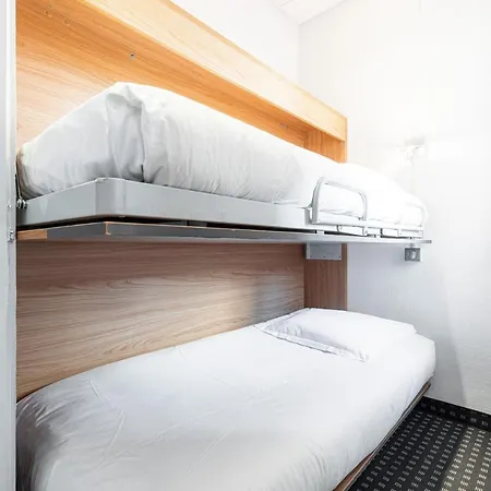 Modern Waikiki Hotel Cannes