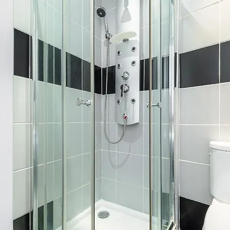 Modern Waikiki Канны