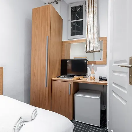 Modern Waikiki Hotel 2*
