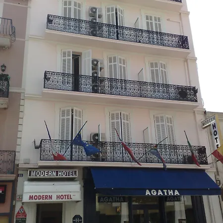 Modern Waikiki كان