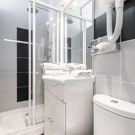 فندق Modern Waikiki 2*