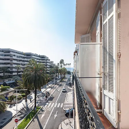 Modern Waikiki 2* كان