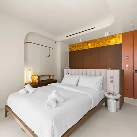 Hotel Naomi 2*