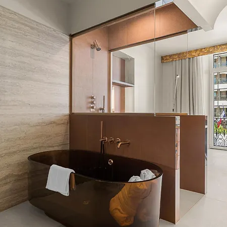 Hotel Naomi 2*