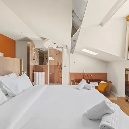 Hotel Naomi 2*