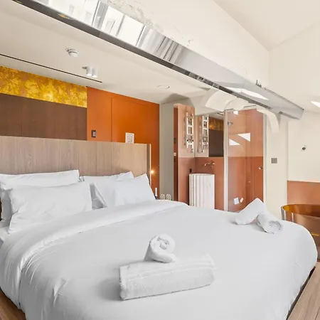 Hotel Naomi 2*