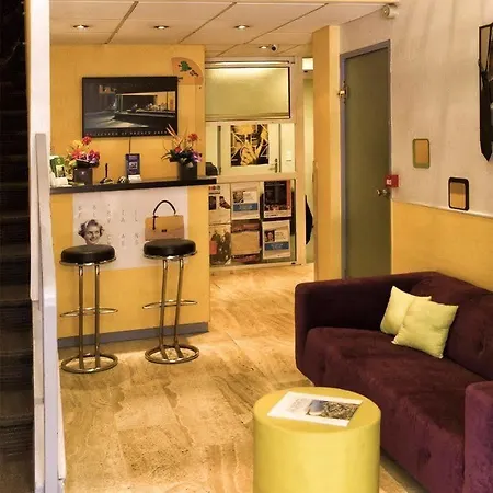 Modern Waikiki Hotel Cannes