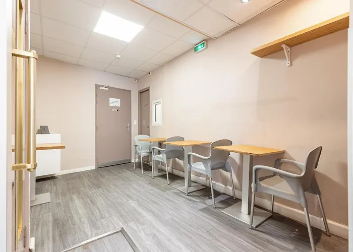 Modern Waikiki Cannes