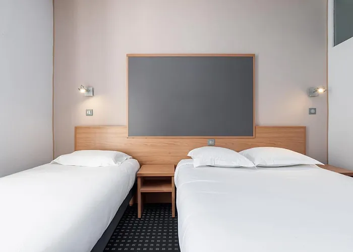 Modern Waikiki Hotel