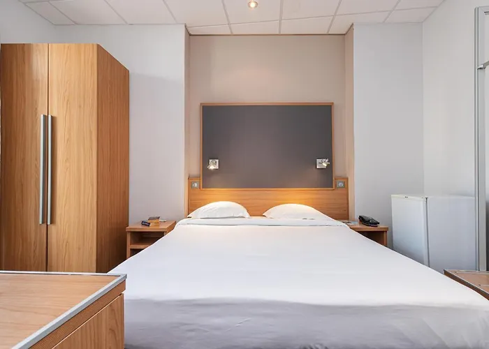 Modern Waikiki Hotel 2*