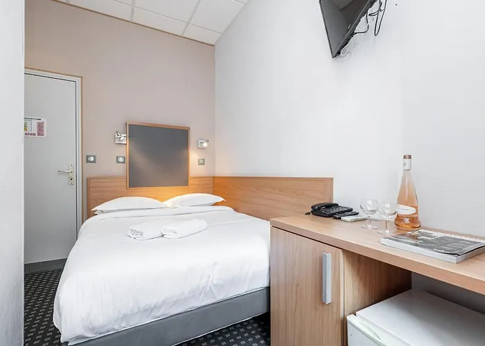 Modern Waikiki Cannes