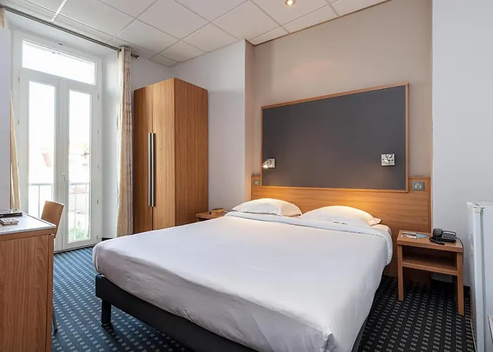 Modern Waikiki Hotel 2*