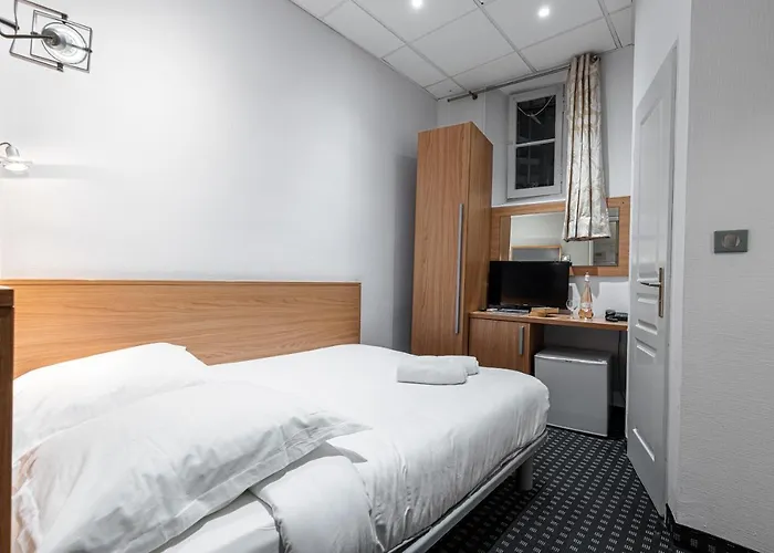 Modern Waikiki Hotel Cannes