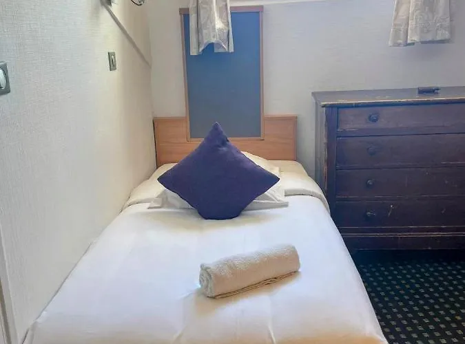 Modern Waikiki Cannes