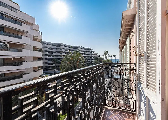 Hotel Modern Waikiki 2*