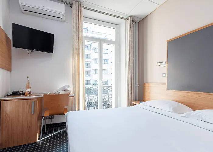 Modern Waikiki Cannes