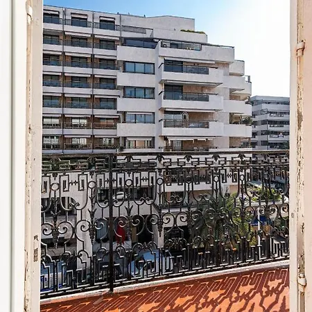 Modern Waikiki Szálloda Cannes