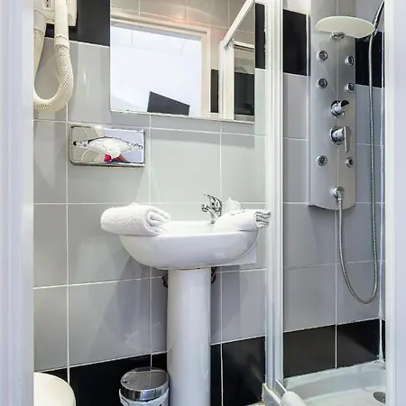 Modern Waikiki Cannes